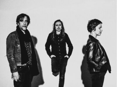 A Place to Bury Strangers: Ανάμεσα σε ηλεκτροσόκ και μελωδία
